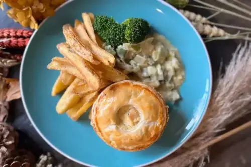 Chicken & Leek Pie, 1 in a 260g per pack