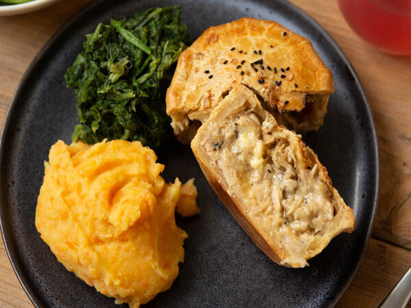 Pork & Blue Cheese Pie, 1 in a 240g per pack